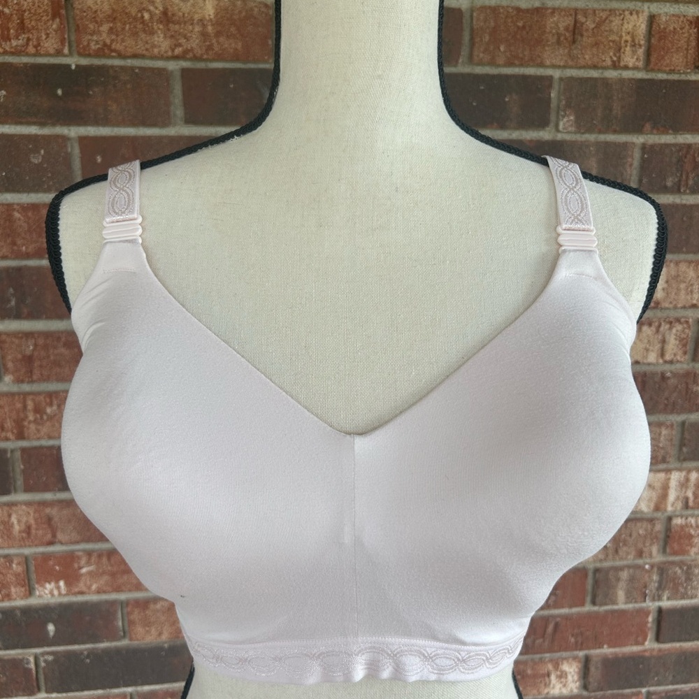 Olga Soft Pink Seamless Bra